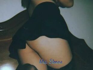 Mia_Stonne